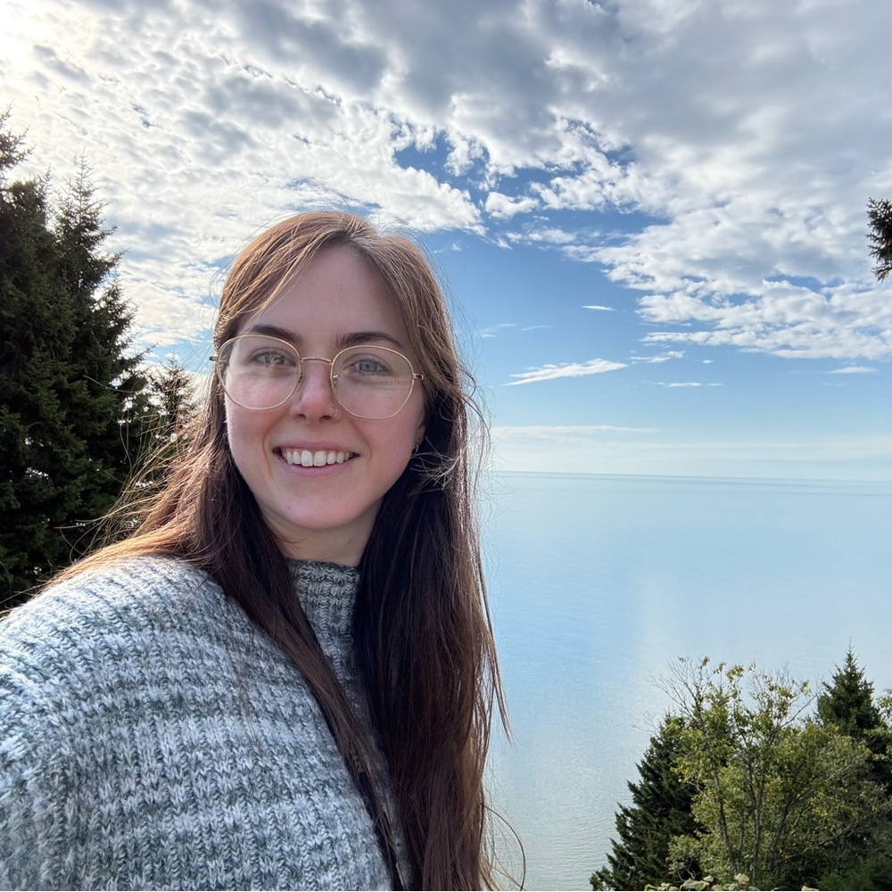 Meet your Posher, Alicia